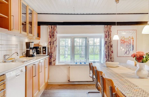 Bredebro House | Relax at Hedda - Oceanfront Escape with Spa & Kitchen