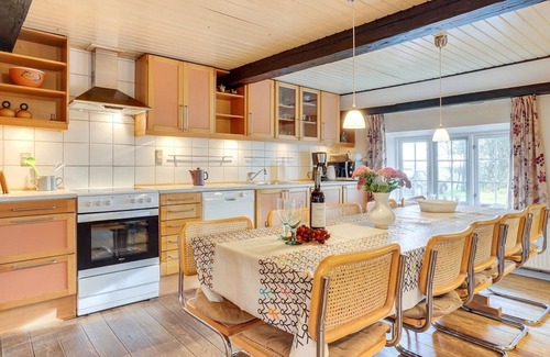 Bredebro House | Relax at Hedda - Oceanfront Escape with Spa & Kitchen
