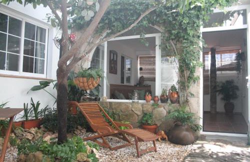 Candeleda Apartment | Hedera: 4-Star Retreat with Pet-Friendly Amenities