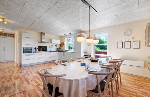 Skaven Strand House | Discover Hedevig: Oceanfront Retreat with Spa & Breakfast