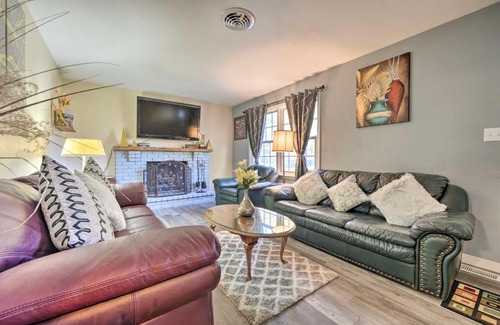 Granger House | Ideal Granger Hedge House with Sunroom and Yard Games