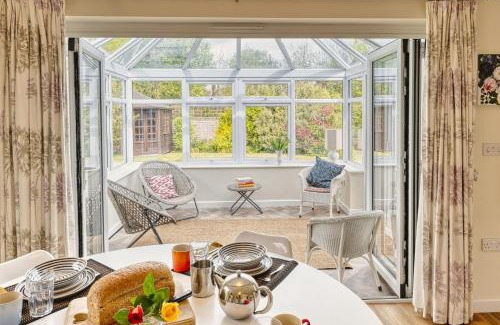 Walberswick House | Hedges: Cozy Retreat with Fireplace & Family-Friendly Vibe