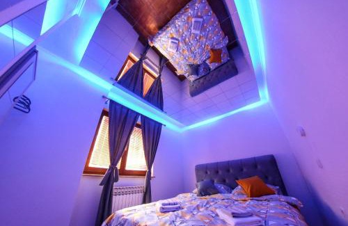 Sarajevo Apartment | Oceanfront Hedonist Spa Apartment with Hot Tub & 10/10 Rating