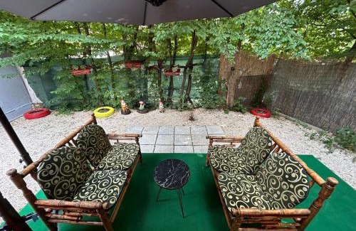 Sarajevo Apartment | Oceanfront Hedonist Spa Apartment with Hot Tub & 10/10 Rating
