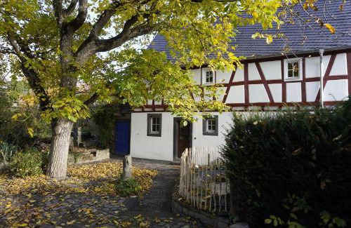 Verbandsgemeinde Pellenz Apartment | Enchanting Hedwigs Hexenhäuschen: Guest Rated 9.3/10