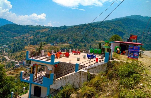 Narainkoti Bed & Breakfast | Cozy Heera Bed & Breakfast: Pet and Child Friendly Retreat
