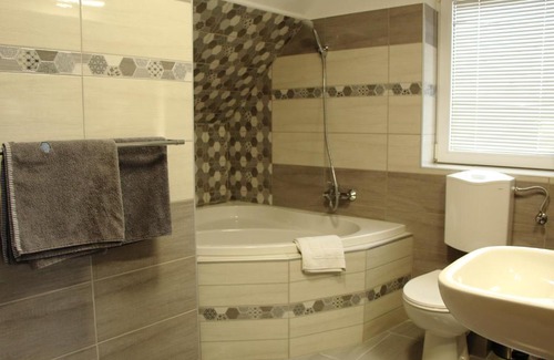 Sotony Bed & Breakfast | Hegylánc Fogadó: Guest Rated 9/10 with Family-Friendly Amenities