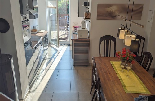 Himbergen Apartment | Elegant Heide Wendland Apartment with Spa and Garden Oasis