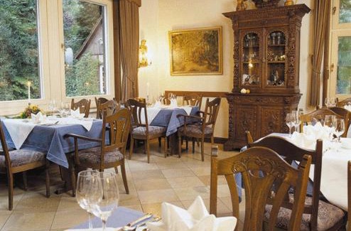 Telgte Hotel | Pet Friendly Heidehotel Waldhütte with Breakfast & Kitchen