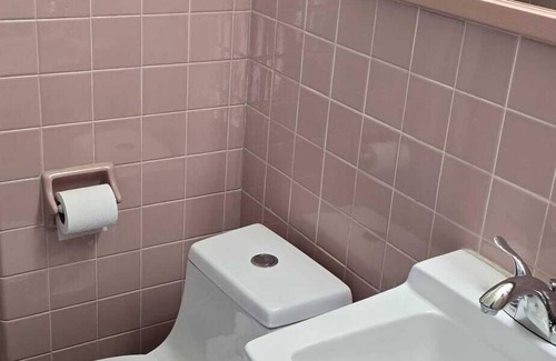 Bridgeport Hotel | Budget-Friendly Stay at Heidelberg Motel with Family Amenities