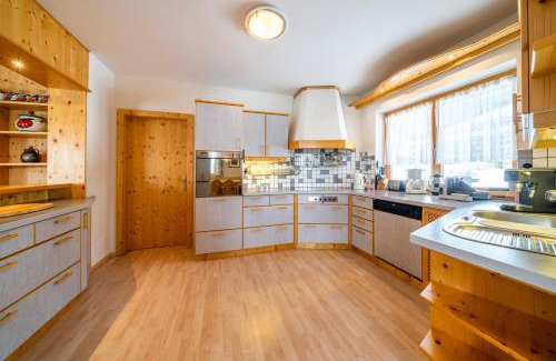 Falkert Ski Chalet | Heidi-Alm Lodge: Family-Friendly Retreat with Top Reviews