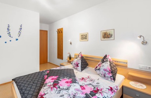 Thumersbach Apartment | Heidi by Interhome