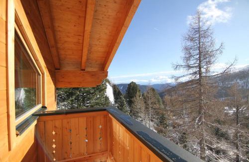 Reichenau Ski Chalet | Pet-Friendly Heidi Chalets Falkert with Oceanfront Views