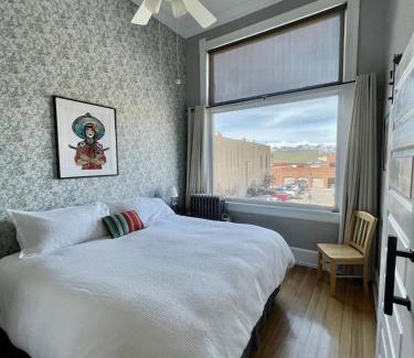 Salida House | Welcoming Heidi's Place in Vibrant Downtown Salida