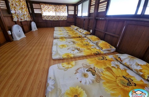 Angeles City House | Discover Heidi Sanctuary by Cocotel with Pool & Breakfast