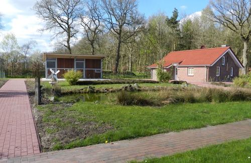 Friedeburg Apartment | Heidihaus: Nature Retreat with Pool & Pet-Friendly Awaits
