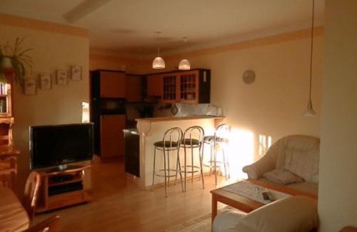 Mahlzow Apartment | Family-Friendly Escape at Heidtschmidhof Abendsonne