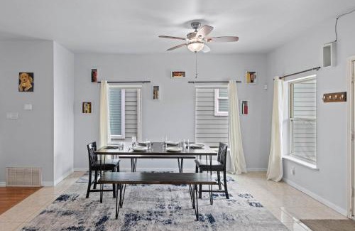 Greater Heights Apartment | Heights Apt Nr Downtown Terrace Yard Desk Wifi