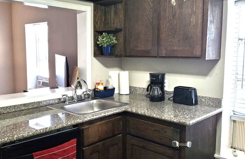 Greater Heights Apartment | Heights comfy 1 bedroom close to everything!