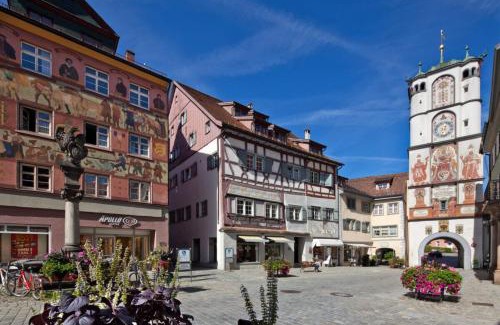 Wangen im Allgaeu Apartment | Top-Rated HEIMATEL - Ferienwohnung Frauentor with Pet-Friendly Amenities