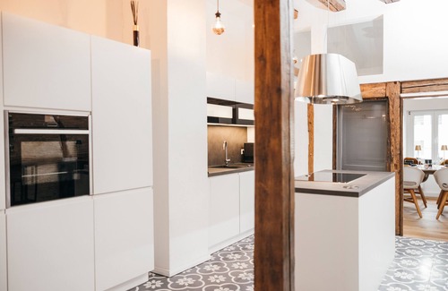 Ravensburg Apartment | Heimatel: Unique City Center Penthouse with Ocean View
