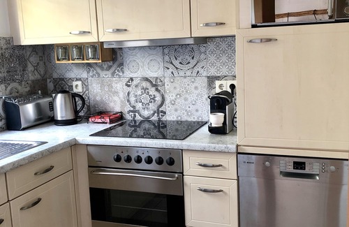 Negast Apartment | Pet-Friendly Heimatliebe Apartment with Ocean Views
