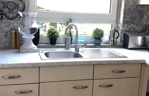 Negast Apartment | Pet-Friendly Heimatliebe Apartment with Ocean Views