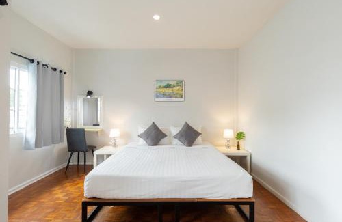 Nimman Apartment | Family-Friendly Retreat at Heimish House - 4 Star Gem