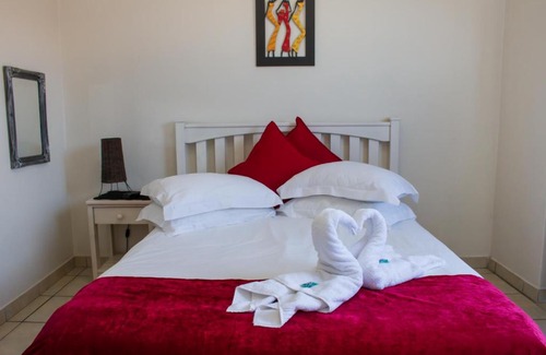 Trawal House | Welcoming Helderzicht Self-Catering with Family-Friendly Amenities