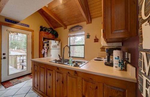 Helen House | Helen Hideaway - Inviting Retreat in Innsbruck Golf Community