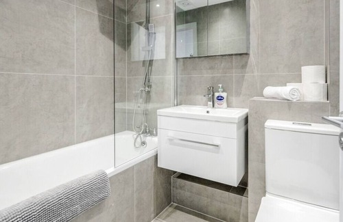 Yardley Gobion Apartment | Heliodoor Apartments: Family-Friendly 2-Bedroom Retreat