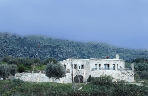 Varipetron Villa | Heliopetra Lux Villa with private Pool