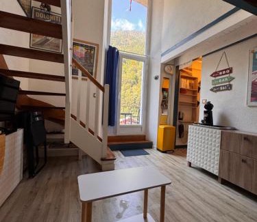 Bareges Apartment | Relax at Helios 105: Free WiFi and Inviting Terrace