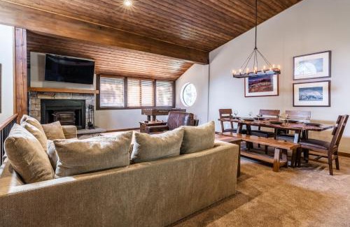 Mammoth Lakes House | Exceptional Helios 9N: Family-Friendly Stay with Top Ratings