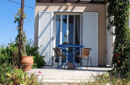 Monopari House | HELIOS. Hidden paradise.