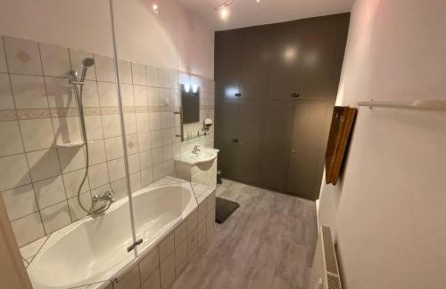 Nordstadt Apartment | Cozy 3-Room Apartment Near University with Family & Pet Options