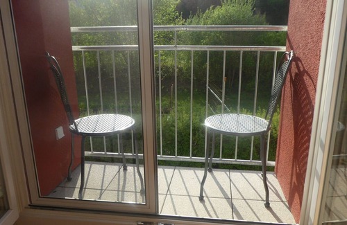 Equarhofen Apartment | Bright Helle Ferienwohnung: Ideal for Families, 10/10 Rated