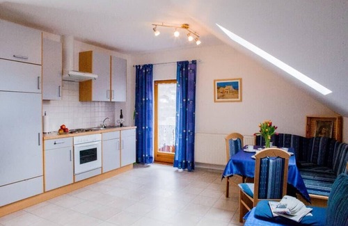 Lam Apartment | Inviting Osserview Apartment with Balcony and Breakfast