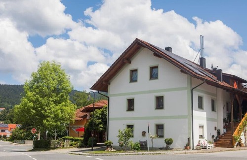 Lam Apartment | Inviting Osserview Apartment with Balcony and Breakfast