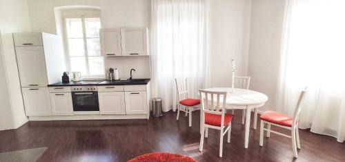 Liesing Apartment | Cozy Two-Room Apartment in Vibrant Neighborhood