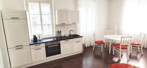 Liesing Apartment | Cozy Two-Room Apartment in Vibrant Neighborhood