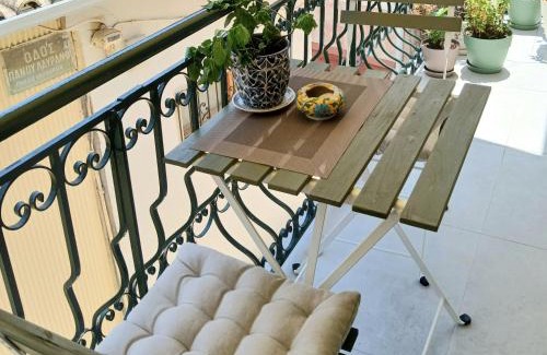 Lefkada Town Apartment | Discover Hellenes House: Child-Friendly & Highly Rated 9.3