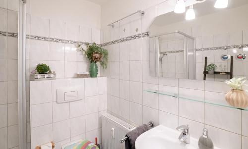 Sudenburg Apartment | Helles Apartment nähe Uni-Klinik mit Super Lage - W-Lan - Balkon in den Innenhof