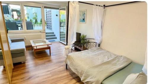 Bad Saeckingen Apartment | Helles Studio mit Terrasse nahe Therme und Park