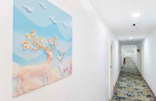 Baiyun Hotel | Discover Hello Hotel: Family-Friendly Stay in Guangzhou