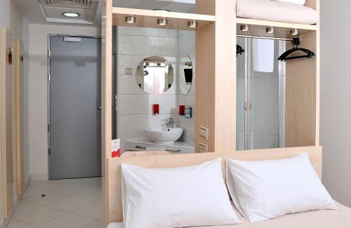 Gara de Nord Hotel | Discover Comfort at Hello Hotels Gara de Nord