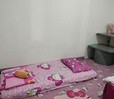 Semporna Bed & Breakfast | Family-Friendly Hello Kitty Homestay with Kitchen Access