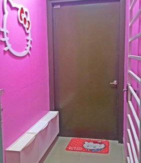 Sandakan Apartment | Delightful Hello Kitty Signature Suite with Pool Access