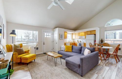 Mountain View District House | Welcoming Stay at Hello Mellow Yellow - Pet Friendly Retreat