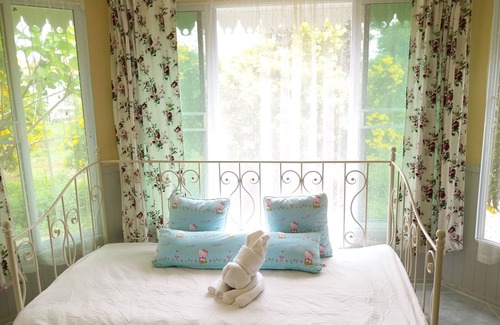 Pak Chong Hotel | Inviting Hello Sunny Home with Family-Friendly Amenities
